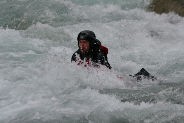  Flotando en el río 